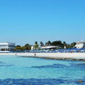 https://tsokkos-paradise-village.hotelsatayianapa.com